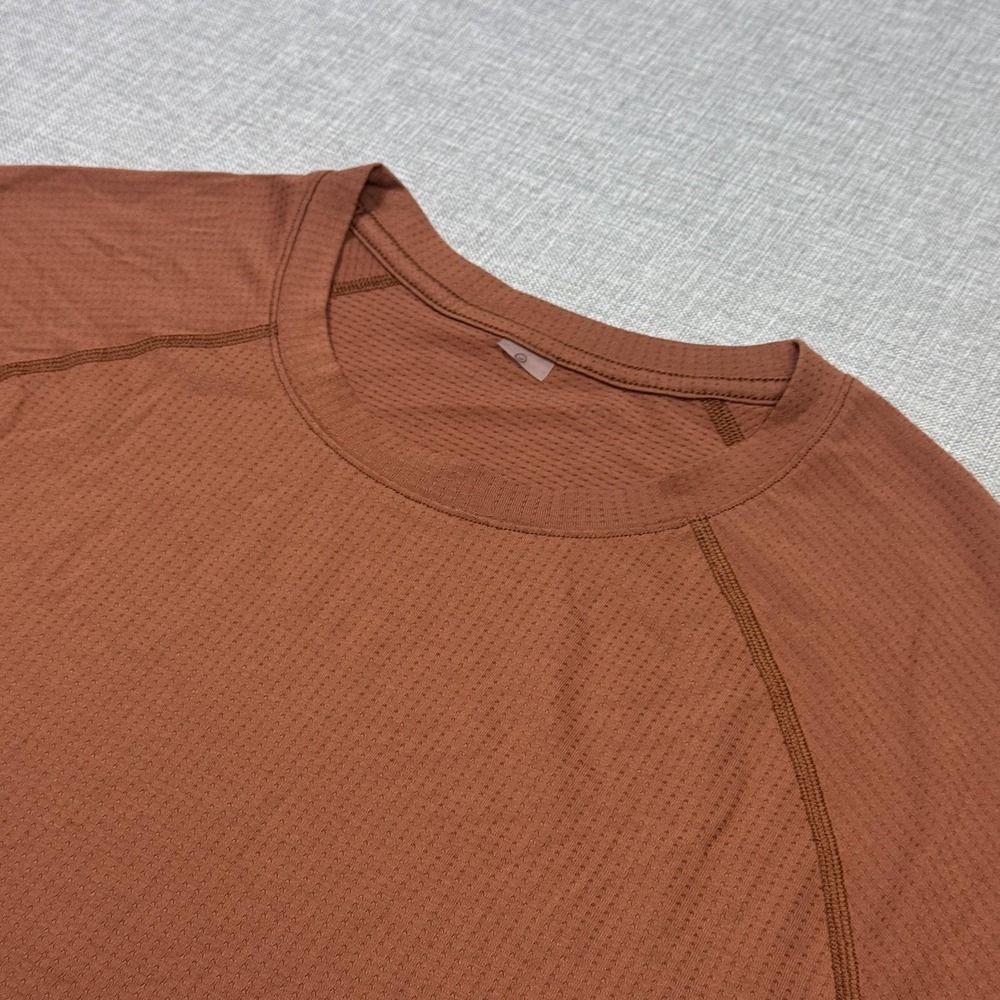 Outdoor Voices T-Shirt Mens L Brown Crew Neck Polyester Blend Athletic